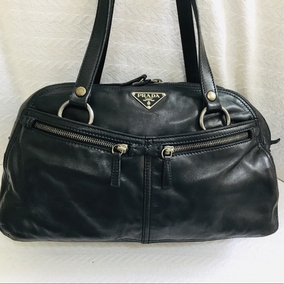 SUPER CUTE PRADA LEATHER SATCHEL 👜🌺☀️ - Picture 3 of 16